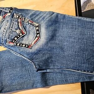 Mid-Rise BootCut Miss Me Jeans size 25
